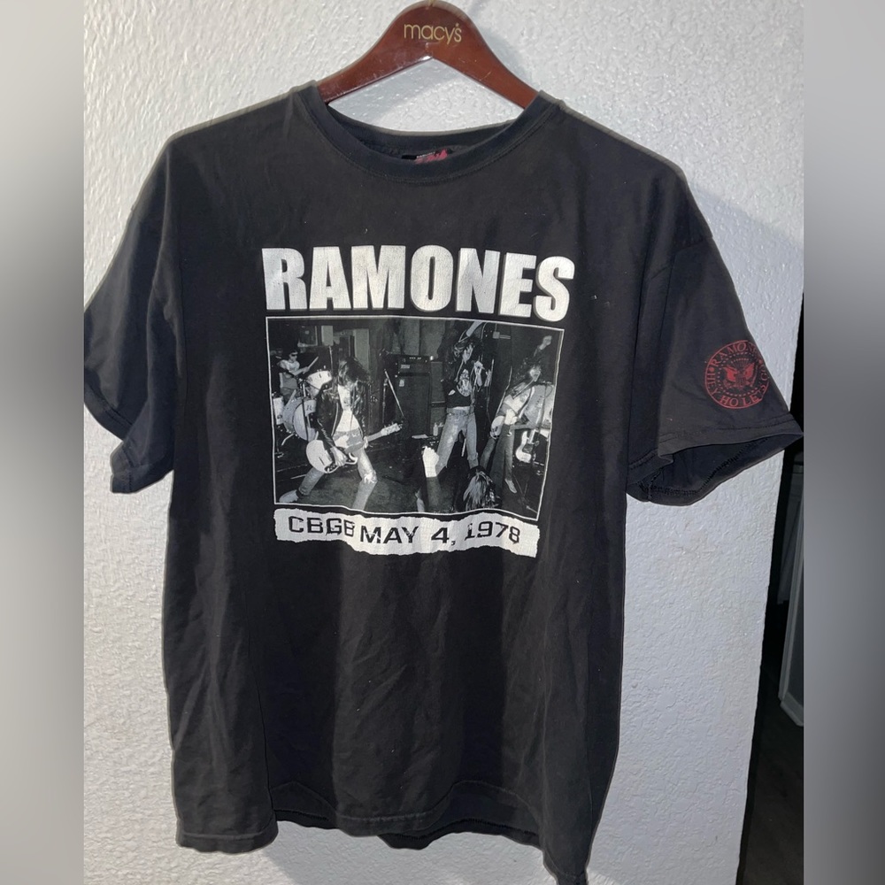 The Ramones band tee sz L